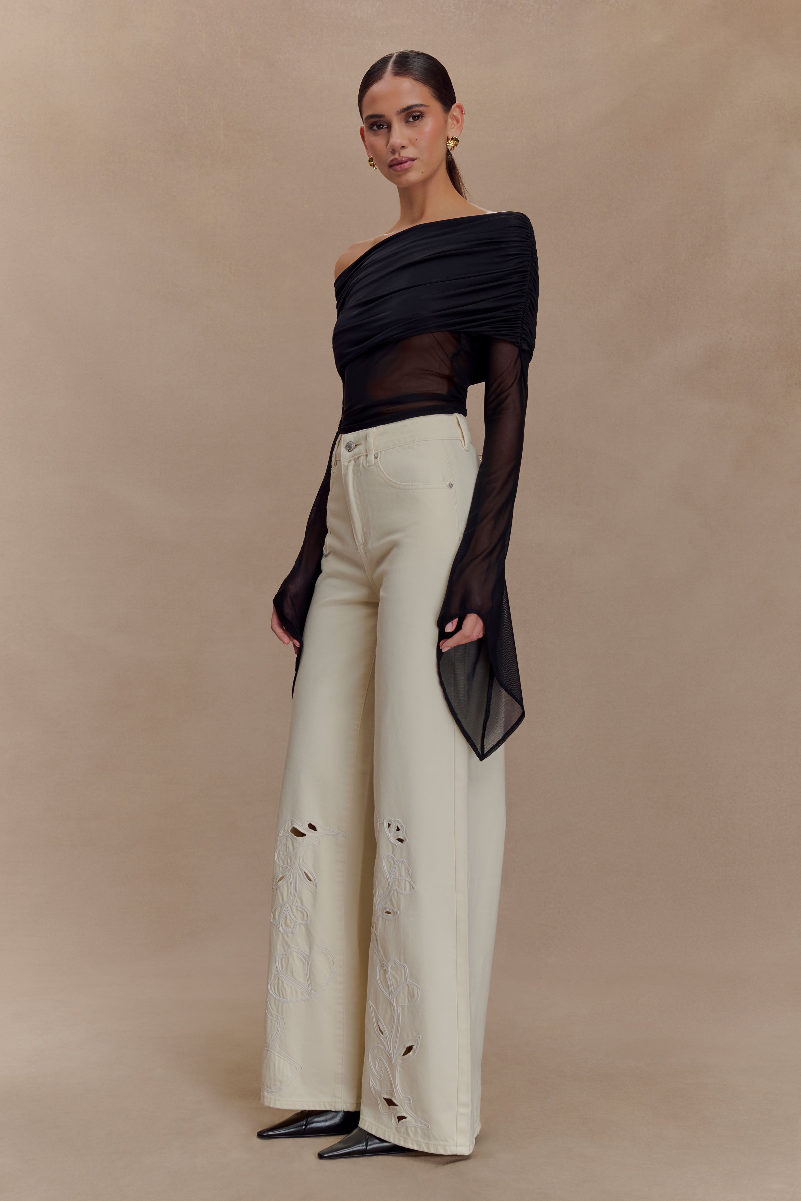 Carmella Embroided Straight Leg Jeans - Ecru